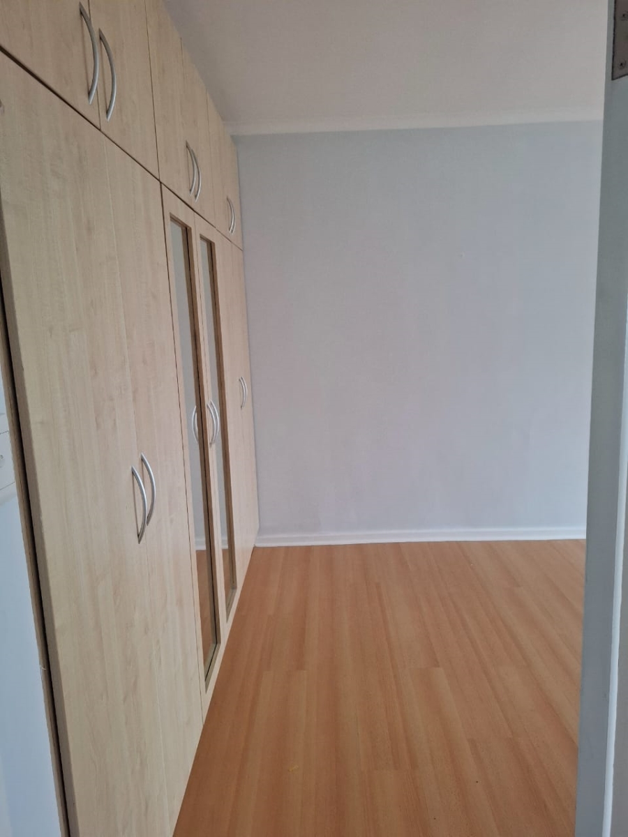 To Let 2 Bedroom Property for Rent in Sea Point Western Cape